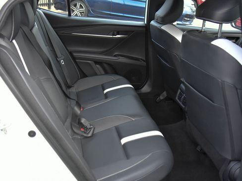 Used 2025 Toyota Camry SE image 43