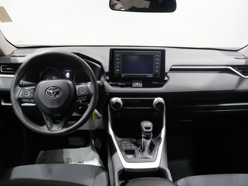 Used 2021 Toyota RAV4 LE AWD/4WD image 16