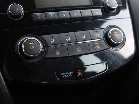 Used 2016 Nissan Rogue S AWD/4WD image 13