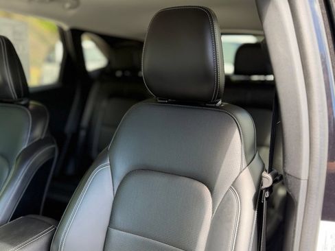 Certified 2025 Ford Escape Platinum AWD/4WD image 8