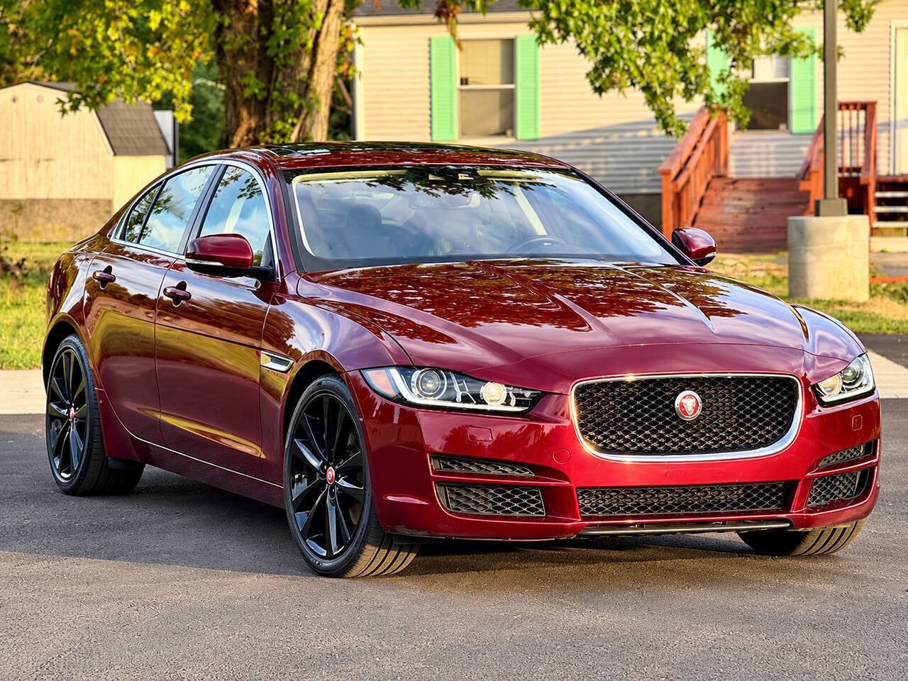 Used 2017 Jaguar XE Prestige RWD image 1