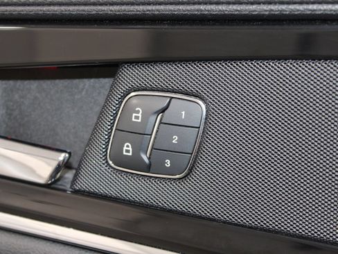 Used 2022 Lincoln Nautilus Reserve AWD/4WD image 41