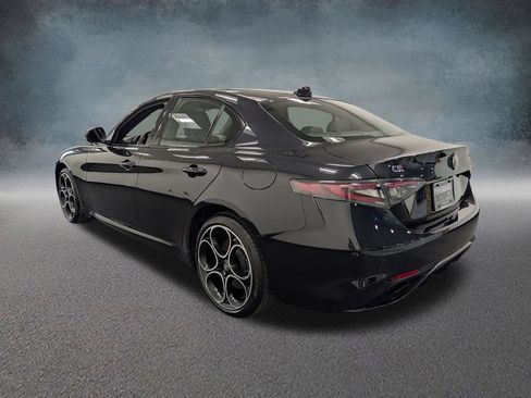 Used 2025 Alfa Romeo Giulia AWD w/ Driving Assist Package image 6