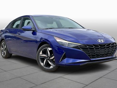 Used 2023 Hyundai Elantra SEL w/ Convenience Package image 2