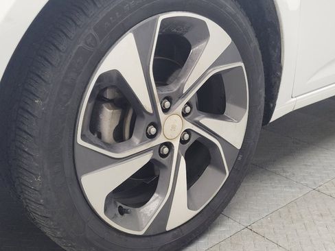 Used 2018 Chevrolet Sonic Premier image 31