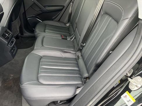 Certified 2023 Audi Q5 2.0T Premium w/ Convenience Package image 9