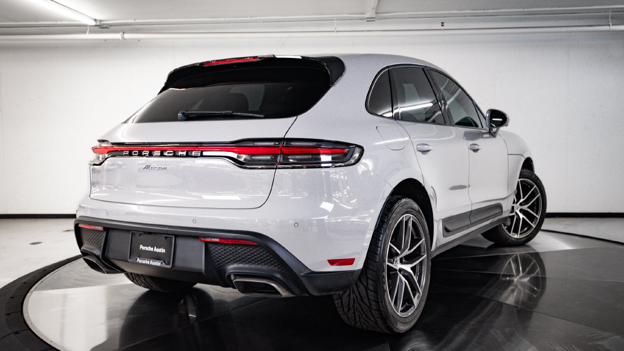 Certified 2023 Porsche Macan AWD/4WD image 7