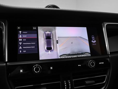 Certified 2026 Porsche Macan image 39