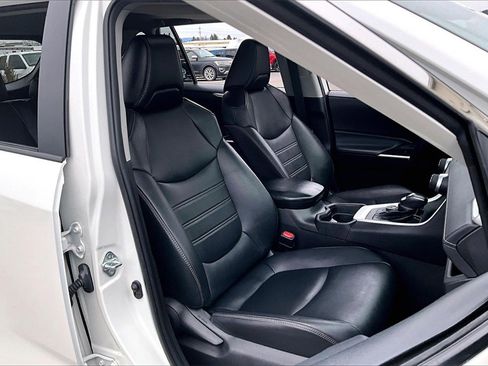 Used 2021 Toyota RAV4 XLE Premium image 7