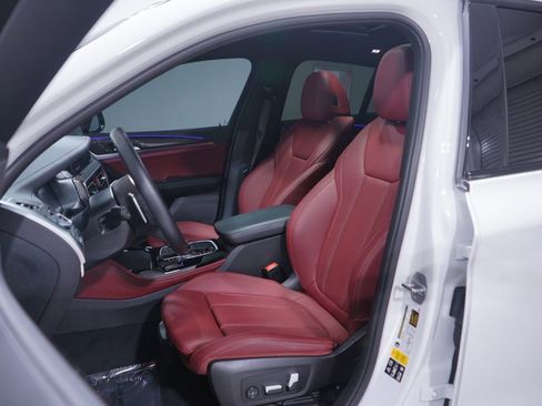 Used 2023 BMW X4 M40i w/ Premium Package image 7