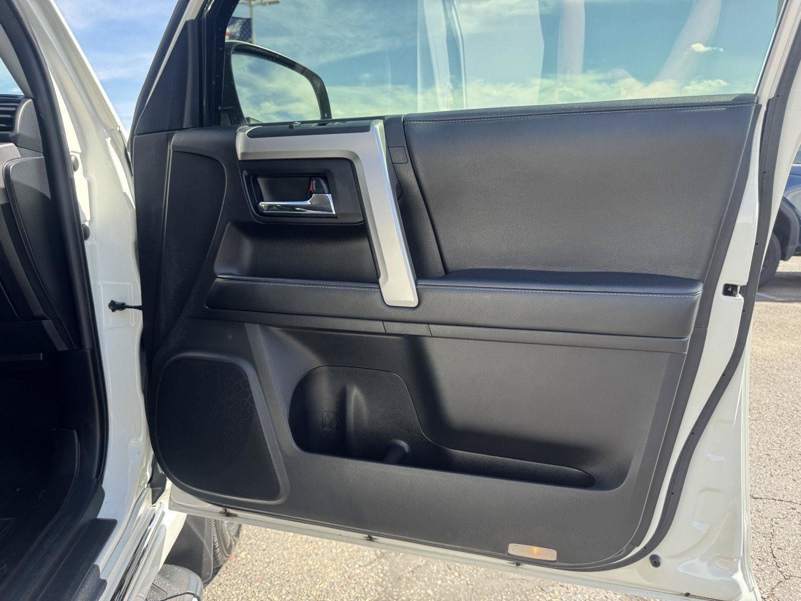 Used 2021 Toyota 4Runner Limited AWD/4WD image 26