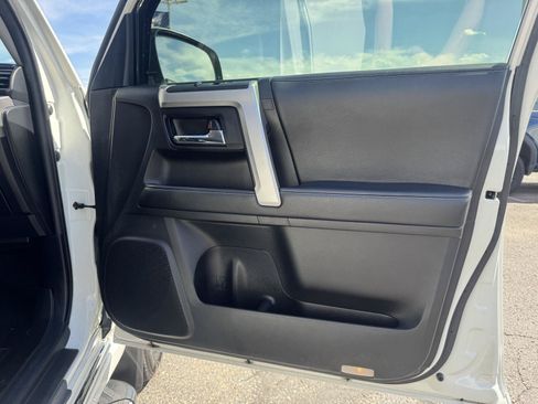 Used 2021 Toyota 4Runner Limited AWD/4WD image 26