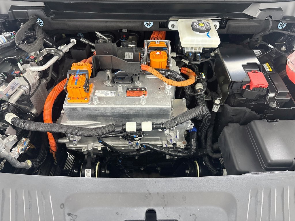 Certified 2024 Chevrolet Equinox EV RS AWD/4WD image 32