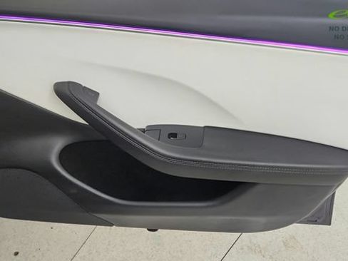 Used 2025 Tesla Model 3 Long Range RWD image 33