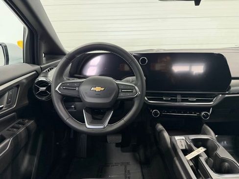New 2026 Chevrolet Equinox EV LT FWD image 24