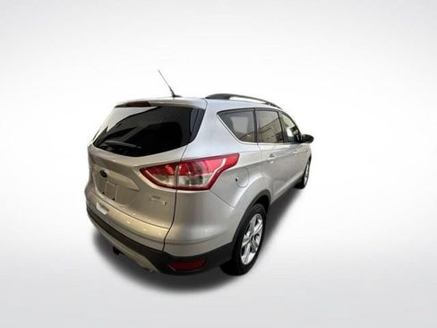 Used 2016 Ford Escape SE w/ SE Leather Comfort Package FWD image 3