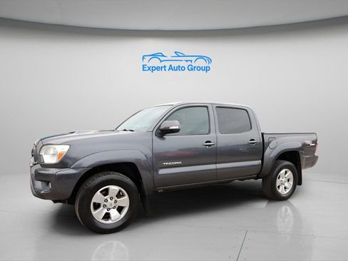 Used 2012 Toyota Tacoma PreRunner w/ TRD Sport Pkg image 4