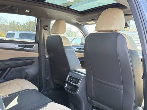 New 2026 Volkswagen Atlas Cross Sport SE image 18