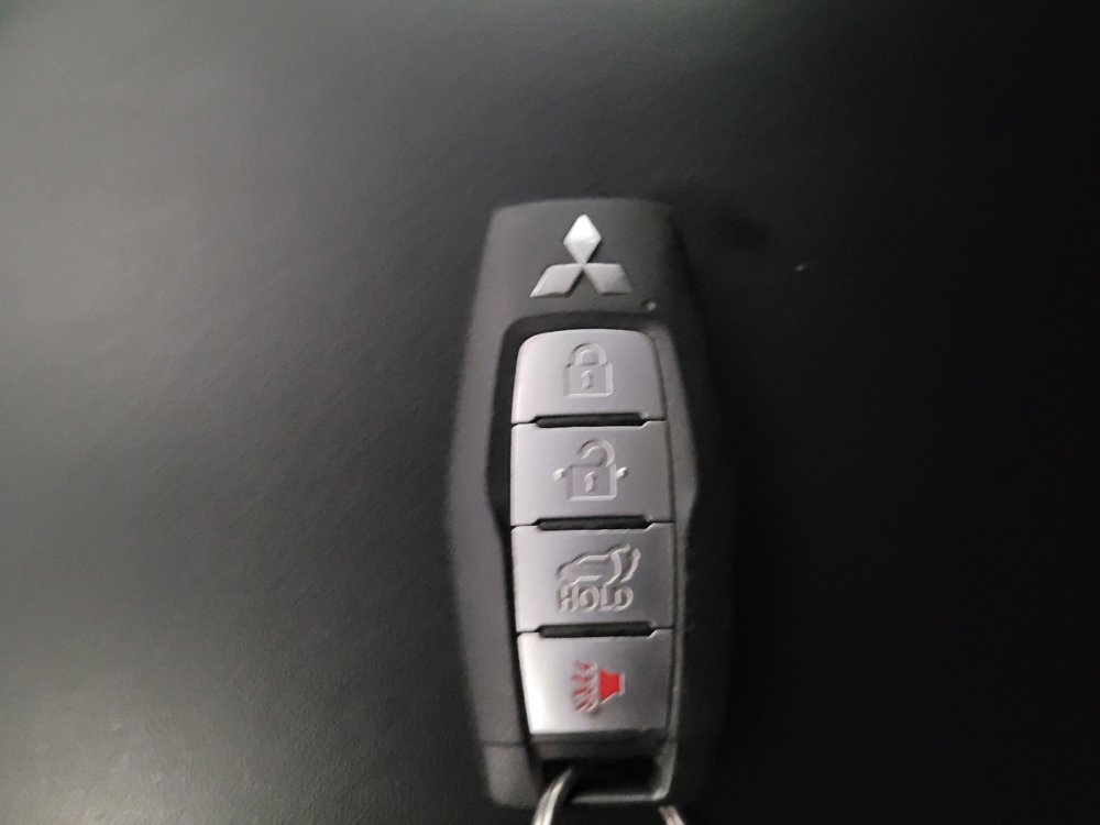 Used 2022 Mitsubishi Outlander SE FWD image 32