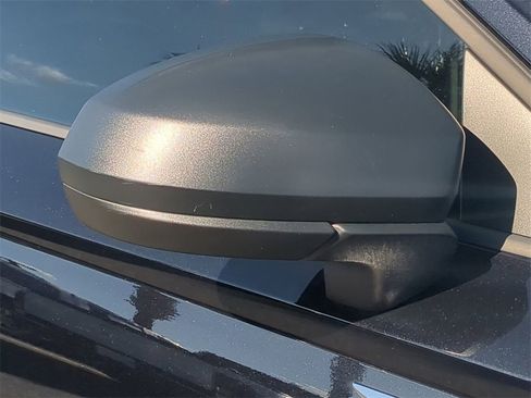 Used 2023 Volkswagen Taos S image 11