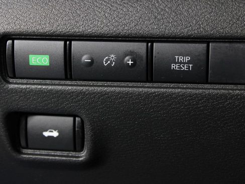 Certified 2025 Nissan Sentra SV image 24