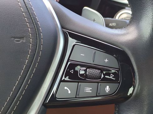 Used 2023 BMW 540i w/ Premium Package image 26