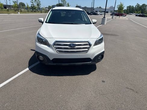 Used 2017 Subaru Outback 2.5i Premium AWD/4WD image 2