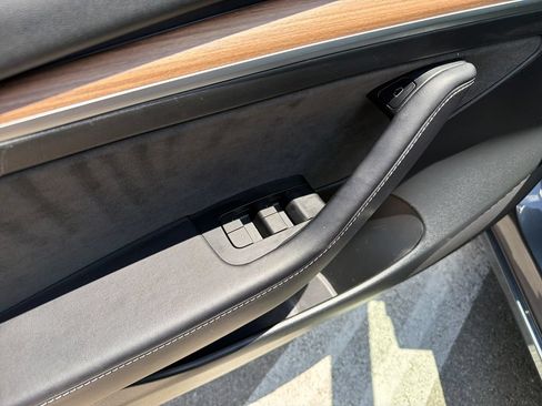 Used 2023 Tesla Model 3 Standard Range RWD image 19