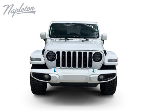 Used 2022 Jeep Wrangler Unlimited Sahara AWD/4WD image 9