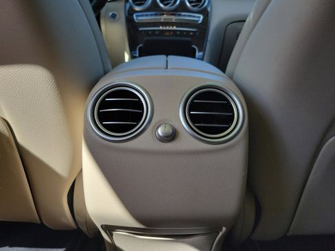 Used 2022 Mercedes-Benz GLC 300 image 15