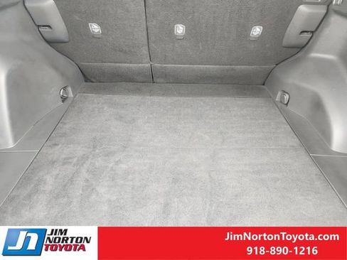 Used 2024 Toyota RAV4 XLE FWD image 32