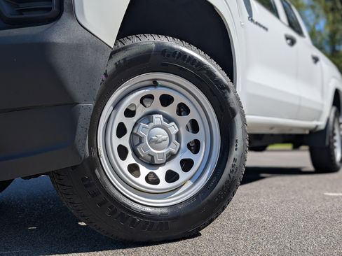 Used 2023 Chevrolet Colorado W/T image 33