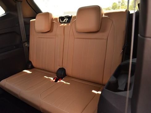 Used 2023 Volkswagen Tiguan SE FWD image 23