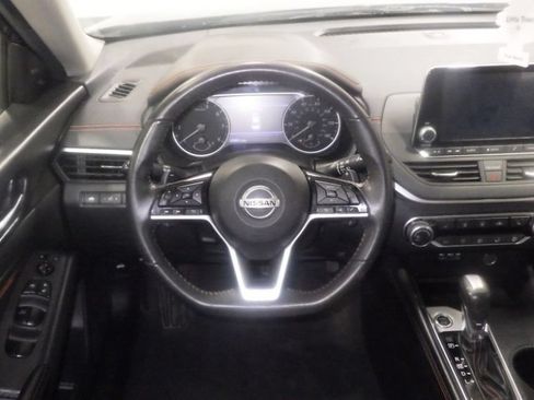 Used 2021 Nissan Altima 2.5 SR w/ SR Premium Package FWD image 9