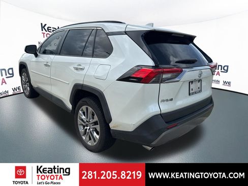 Used 2020 Toyota RAV4 Limited FWD image 5
