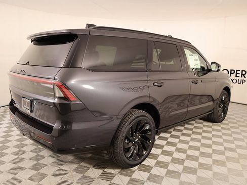 New 2025 Lincoln Navigator Reserve w/ Jet Appearance Package image 22