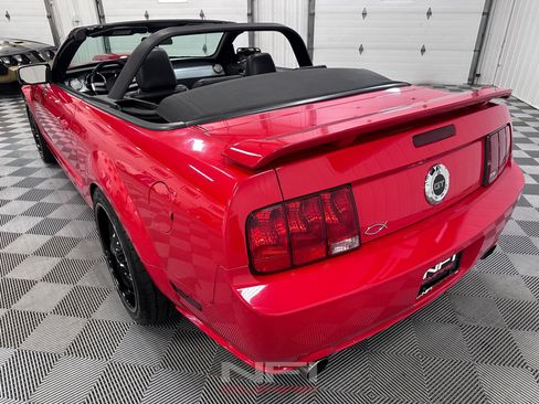 Used 2006 Ford Mustang GT Premium RWD image 18