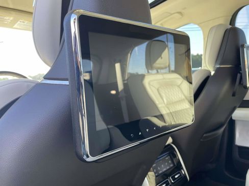 Used 2023 Lincoln Aviator Black Label w/ Dynamic Handling Package image 9