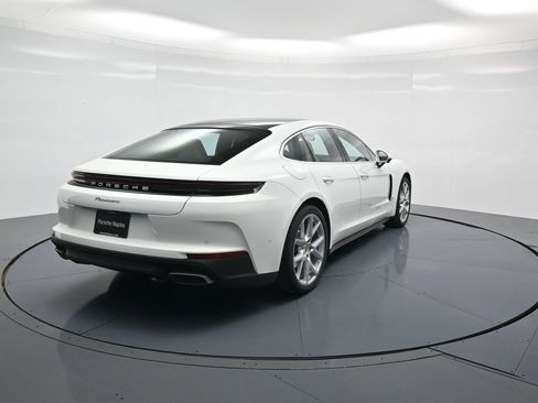 Used 2026 Porsche Panamera image 27