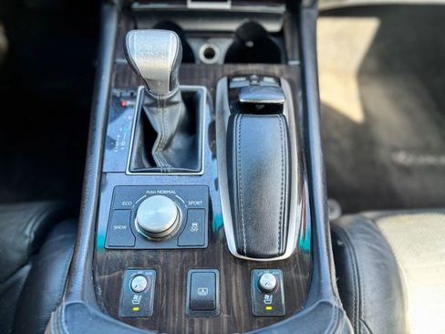 Used 2013 Lexus LS 460 LS 460 Sedan 4D w/ Comfort Pkg image 23