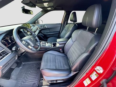 Used 2024 Mitsubishi Outlander SE Black Edition image 20