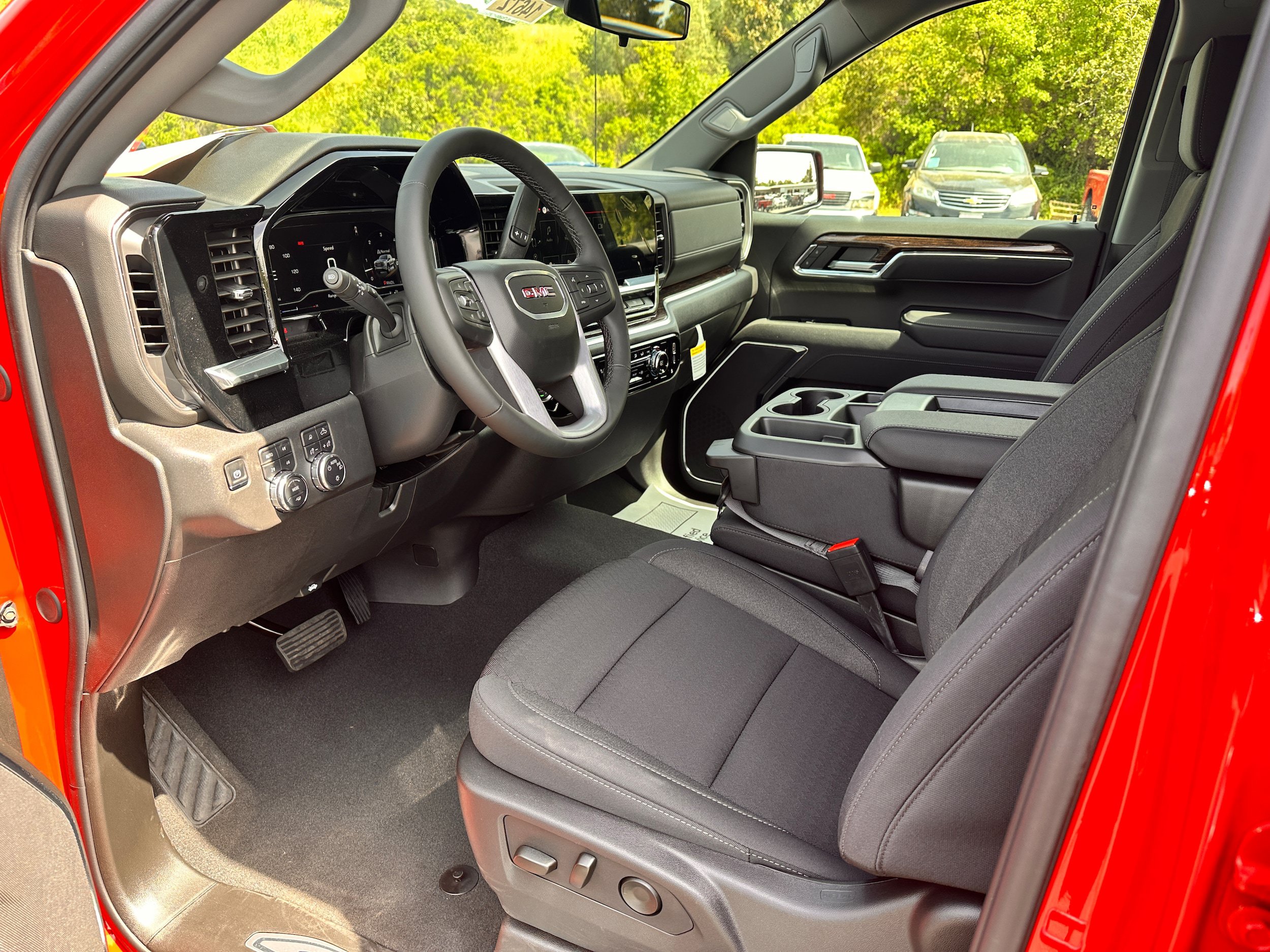 Used 2025 GMC Sierra 1500 SLE AWD/4WD image 10