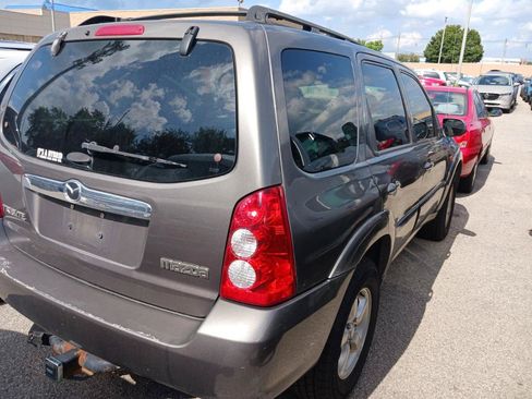 Used 2005 MAZDA Tribute s w/ Package 1 FWD image 3