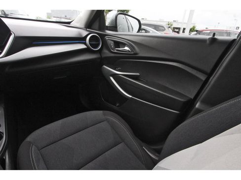 Used 2024 Chevrolet Trax LS w/ LS Convenience Package FWD image 13