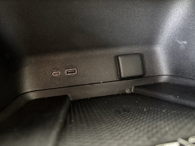 Certified 2024 Chevrolet Traverse RS FWD image 33