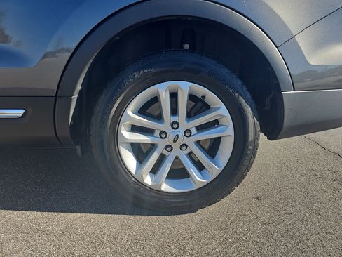 Used 2016 Ford Explorer XLT w/ Equipment Group 202A image 33