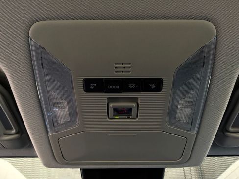 Used 2025 Toyota RAV4 XLE FWD image 17