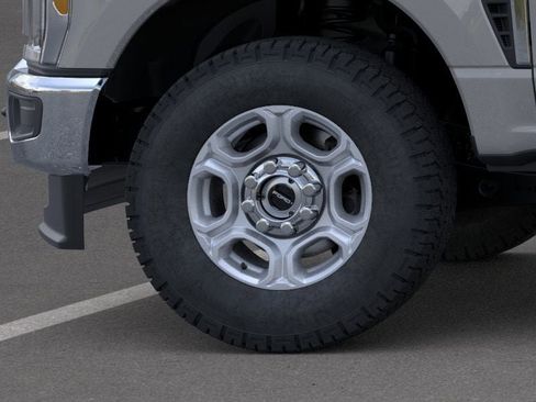 New 2026 Ford F250 XLT w/ FX4 Off-Road Package image 19