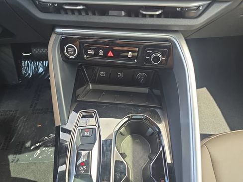 Used 2025 Audi Q5 Premium w/ Convenience Package AWD/4WD image 27