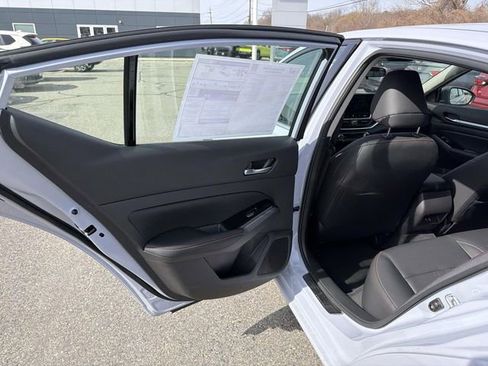 New 2025 Nissan Altima 2.5 SR w/ SR Premium Package image 12
